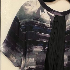 Vera Wang t-shirt dress with waterfall backdrop design size large